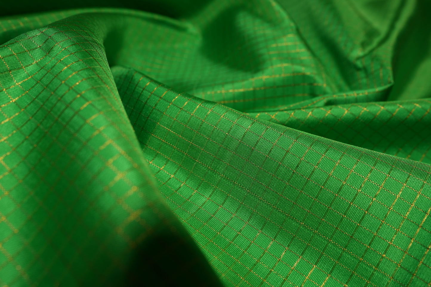 Ambaram Kanjivaram Silk Saree -AMB-PGNBRG-091 (3 Gram Gold Zari)