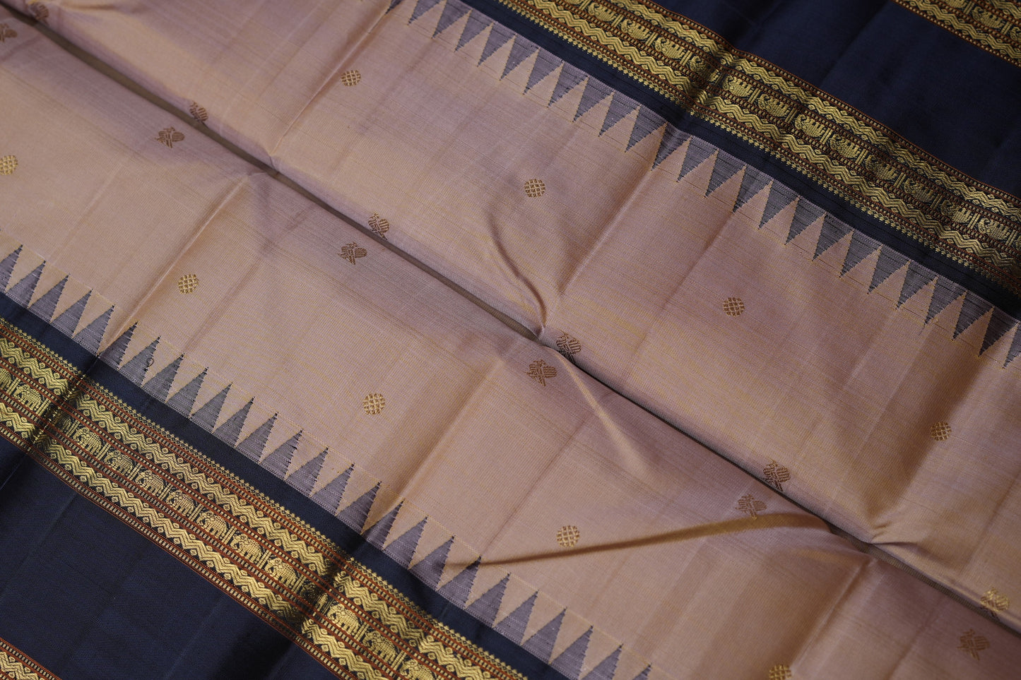 Ambaram Kanjivaram Silk Saree -AMB-NVBLGD-037 (3 Gram Gold Zari)