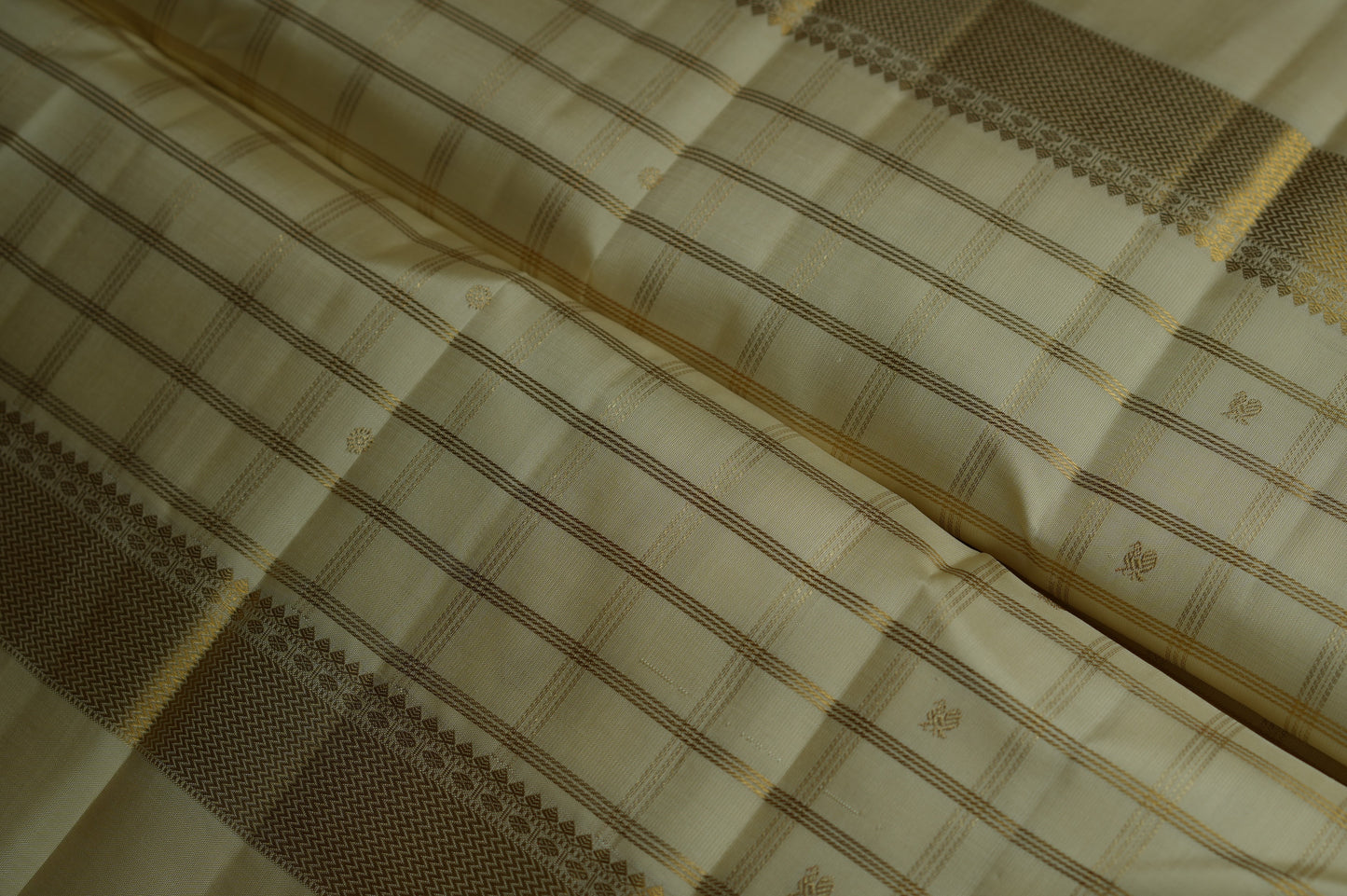 Ambaram Kanjivaram Silk Saree -AMB-IVGL-026 (3 Gram Gold Zari)