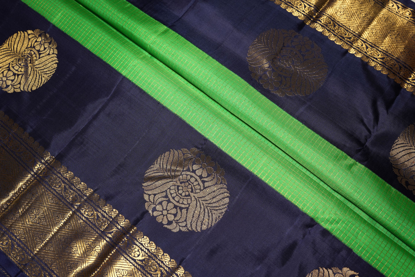 Ambaram Kanjivaram Silk Saree -AMB-PGNBRG-091 (3 Gram Gold Zari)