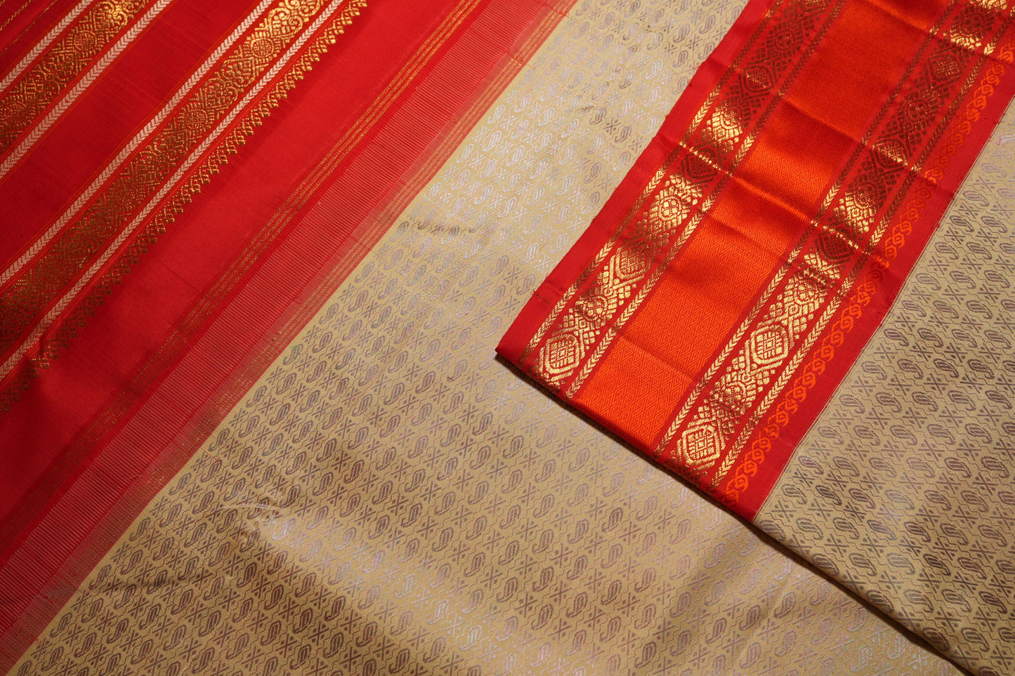 Ambaram Kanjivaram Silk Saree -AMB-SRGZ-095 (3 Gram Gold Zari)