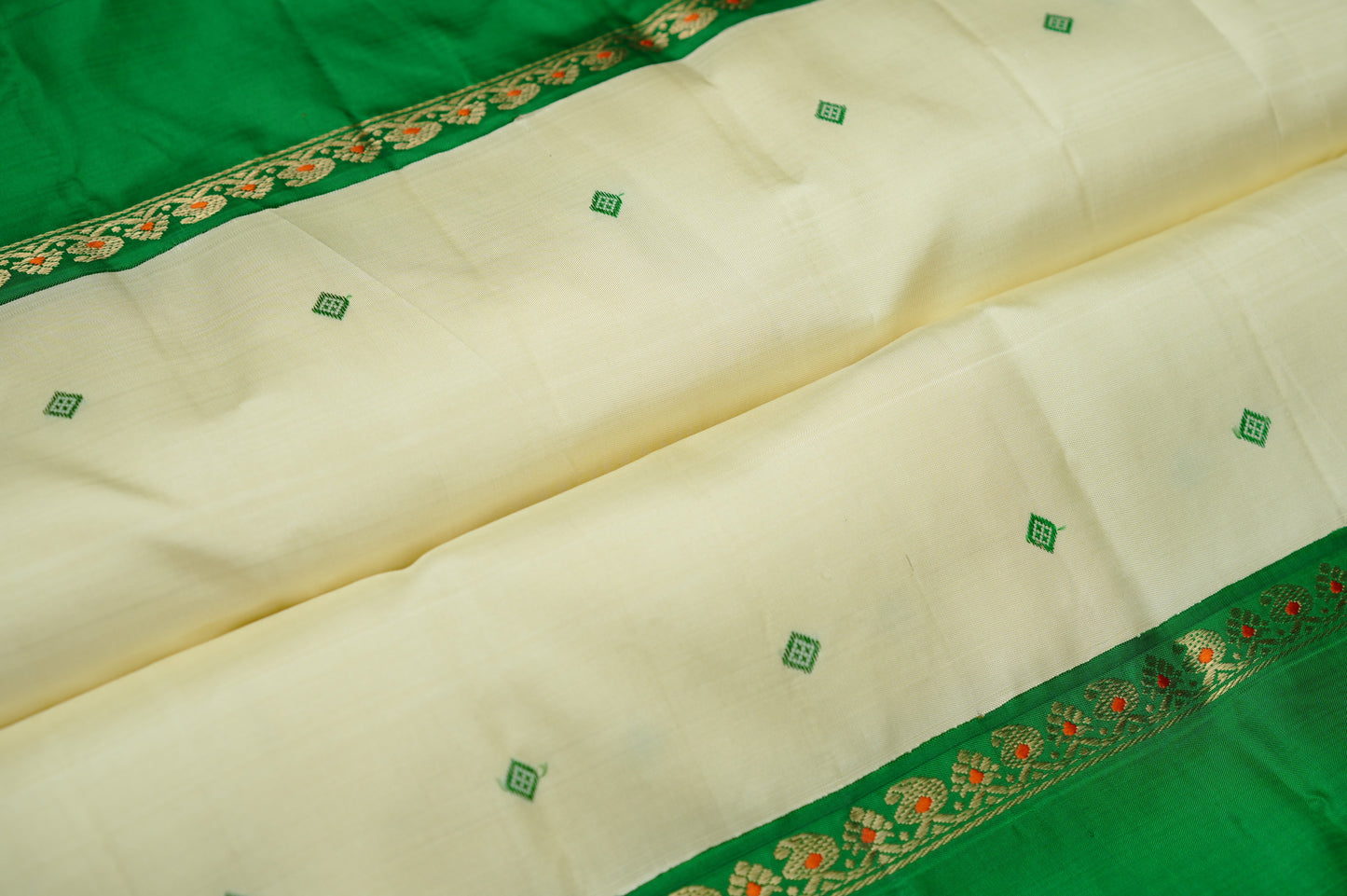 Ambaram Kanjivaram Silk Saree -AMB-GRGLD-030 (3 Gram Gold Zari)