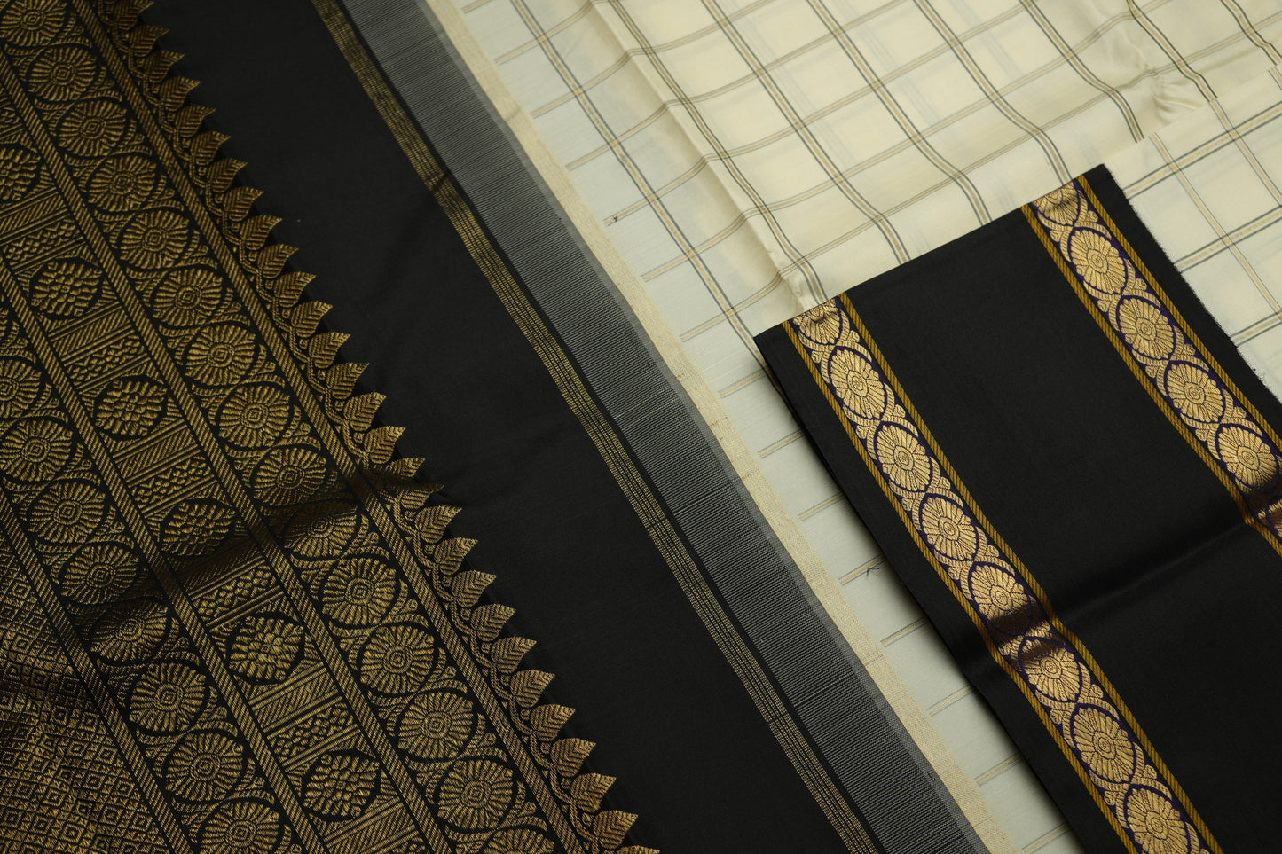 Ambaram Kanjivaram Silk Saree -AMB-BRMYL-043 (3 Gram Gold Zari)