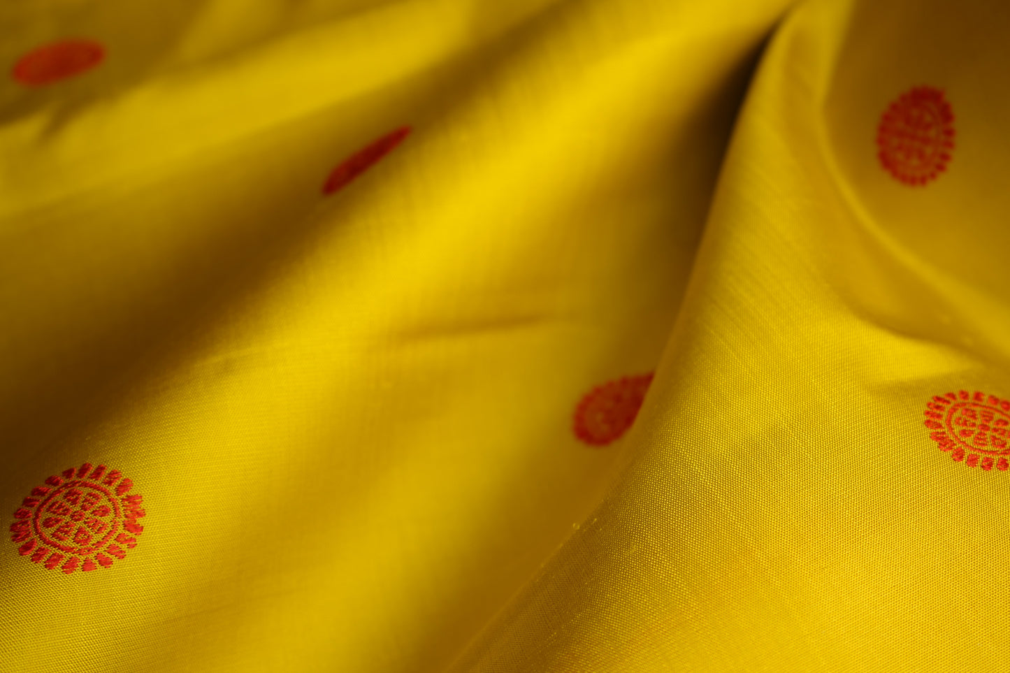 Ambaram Kanjivaram Silk Saree -AMB-YLRD-048 (3 Gram Gold Zari)