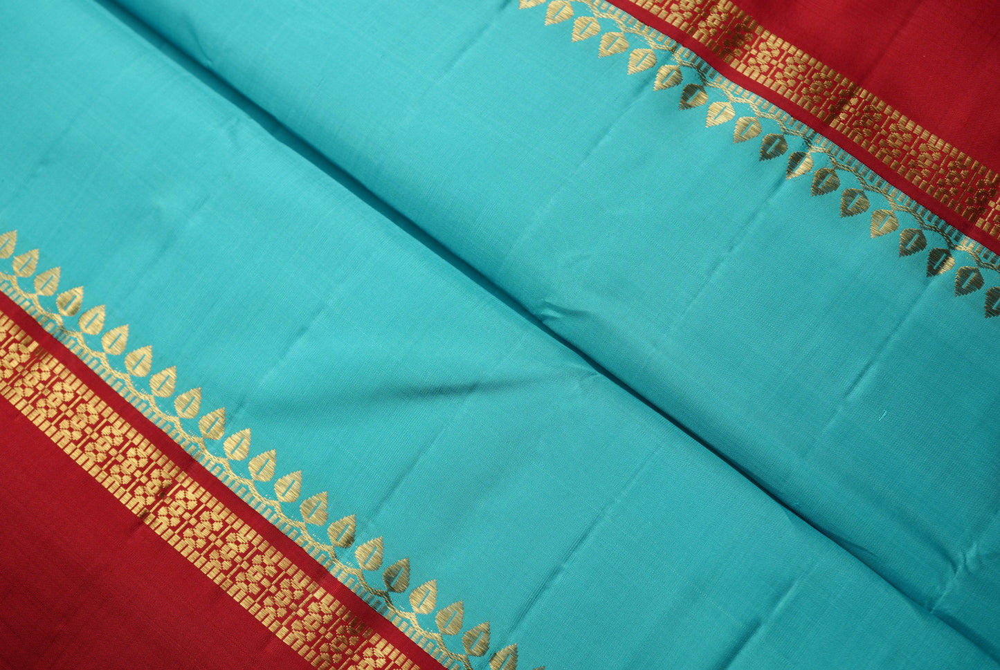 Ambaram Kanjivaram Silk Saree -AMB-TLBLRD-049 (3 Gram Gold Zari)