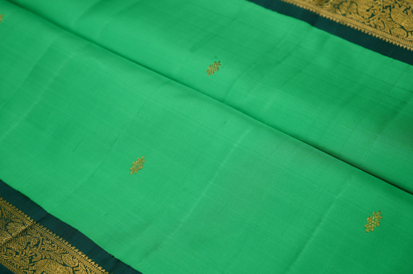 Ambaram Kanjivaram Silk Saree -AMB-PGRGD-065 (3 Gram Gold Zari)