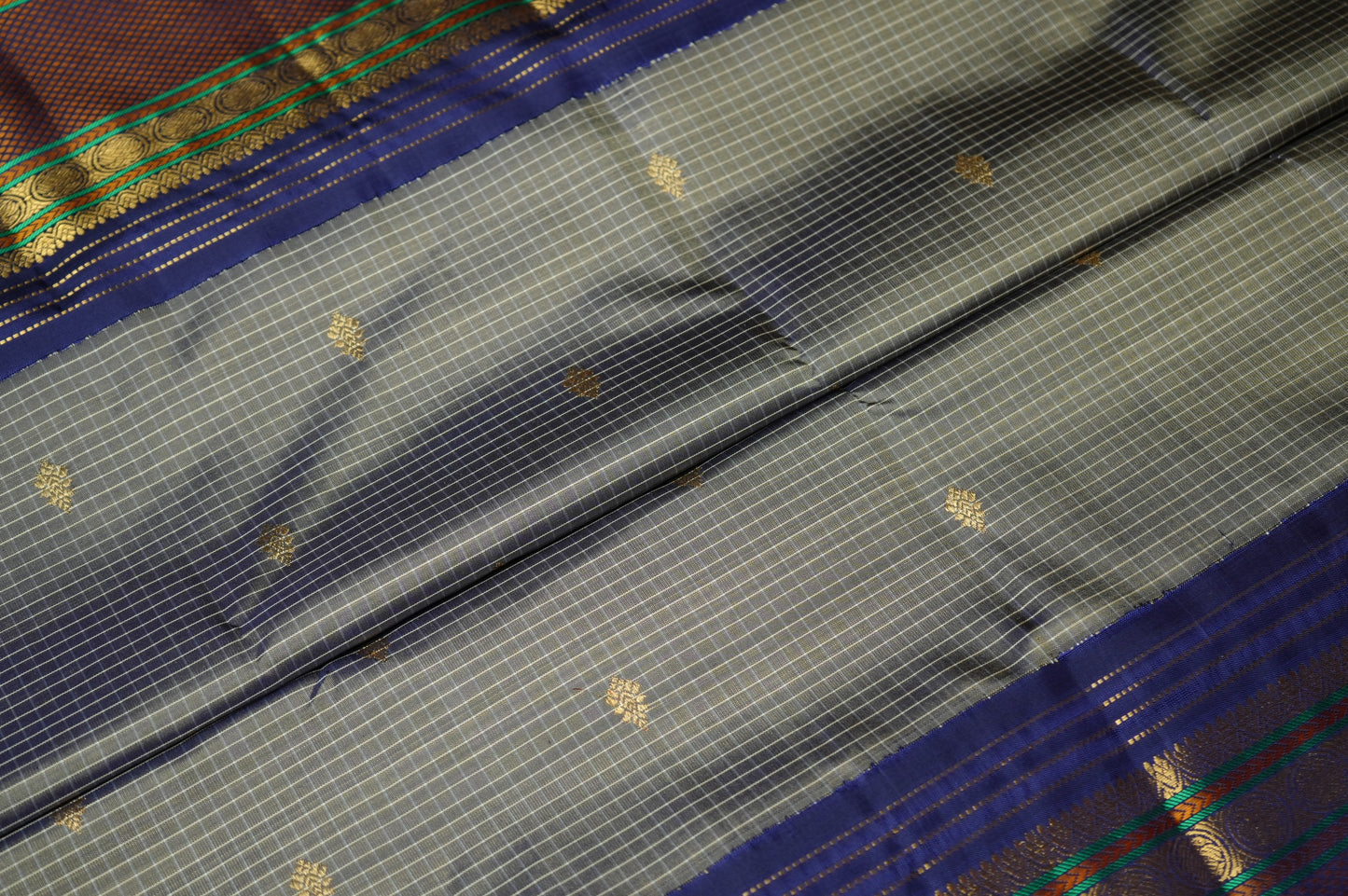 Ambaram Kanjivaram Silk Saree -AMB-NVBGRGD-067 (3 Gram Gold Zari)